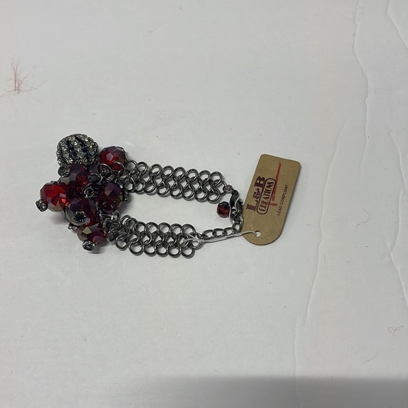 red and Silver Bracelet - Picture 4 of 7